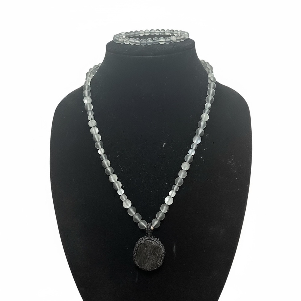 HANDCRAFTED NECKLACE & BRACELET
